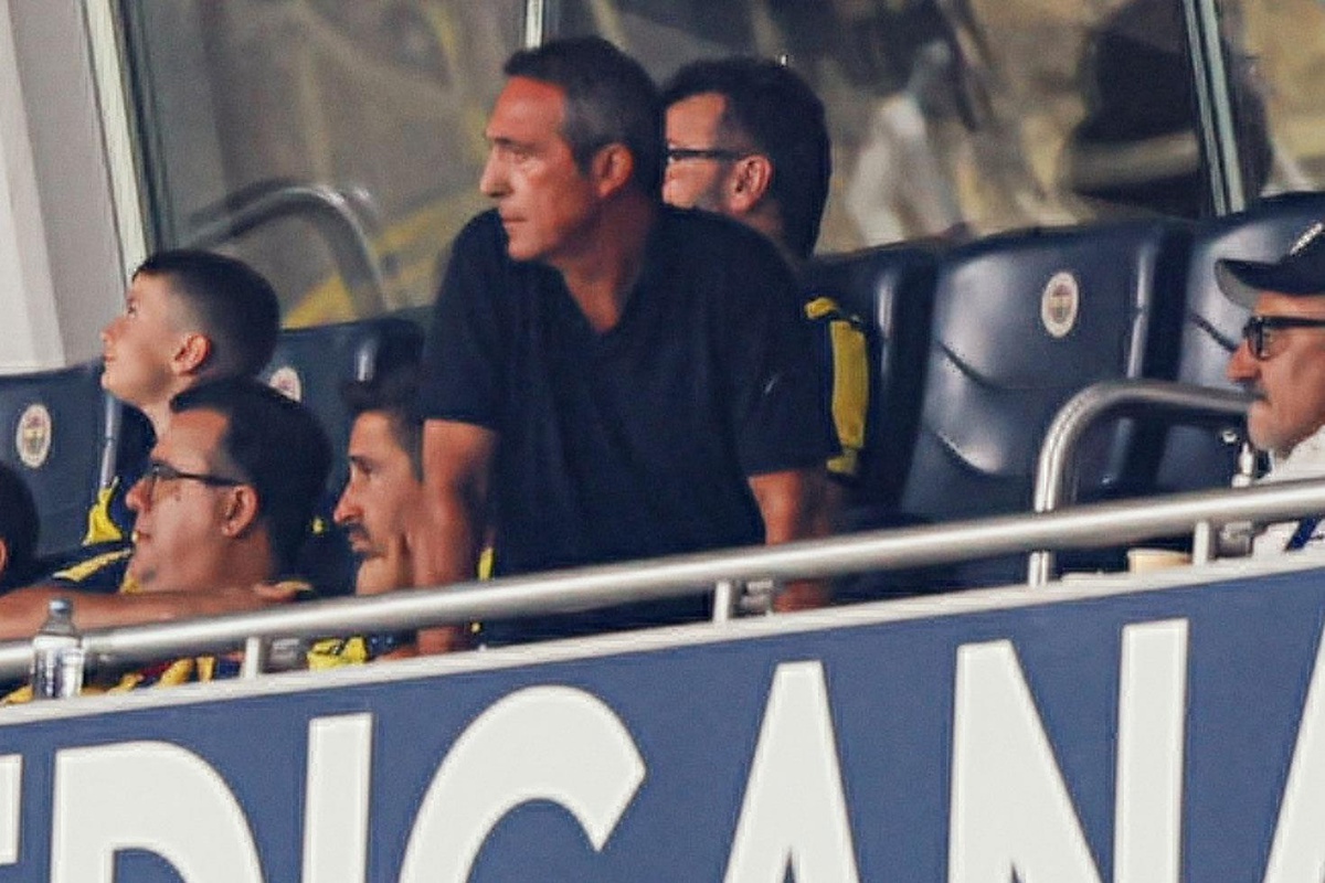 Ali Koç Fenerbahçe\'yi yalnız bırakmadı! Yanındaki isme dikkat