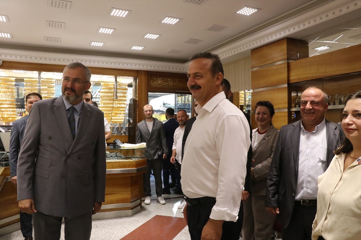 Ağıralioğlu Rize\'de Esnafı Ziyaret Etti