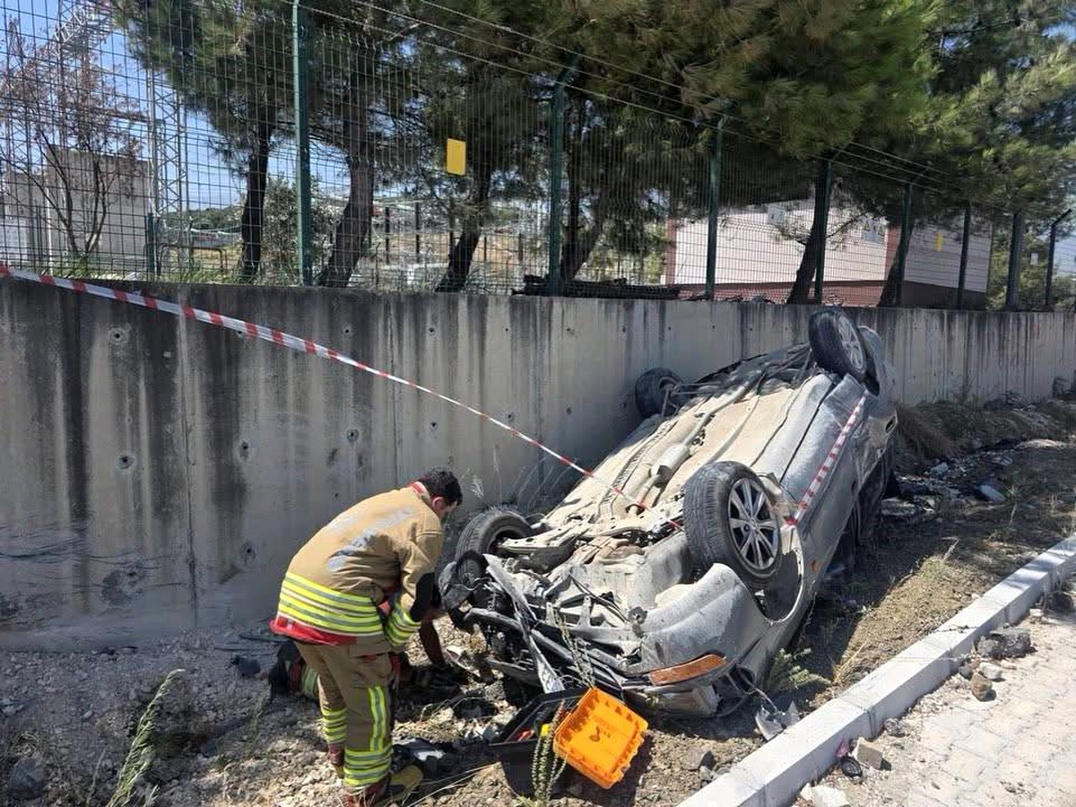 Hatay\'da Takla Atan Araçta Sürücü Yaralandı