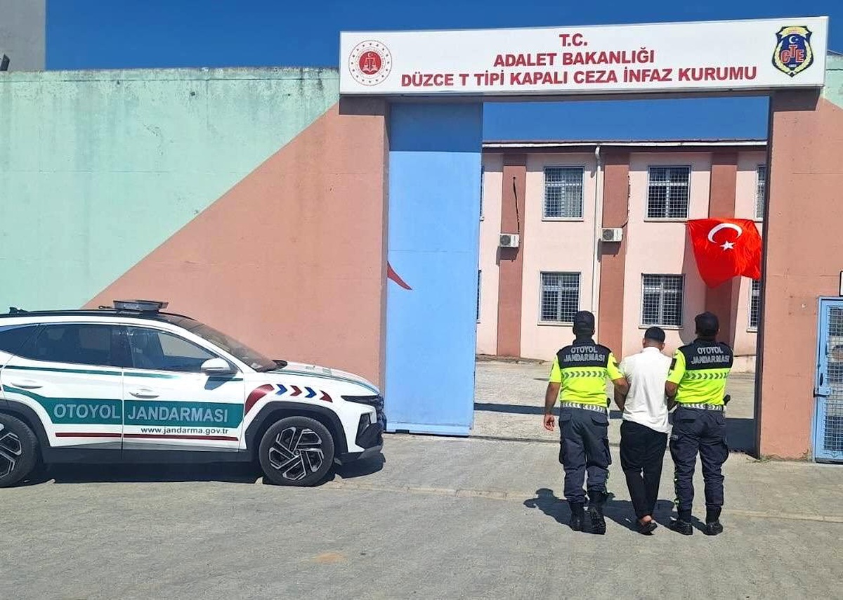 Düzce\'de Güvenlik Denetimleri: 48 Şahıs Yakalandı