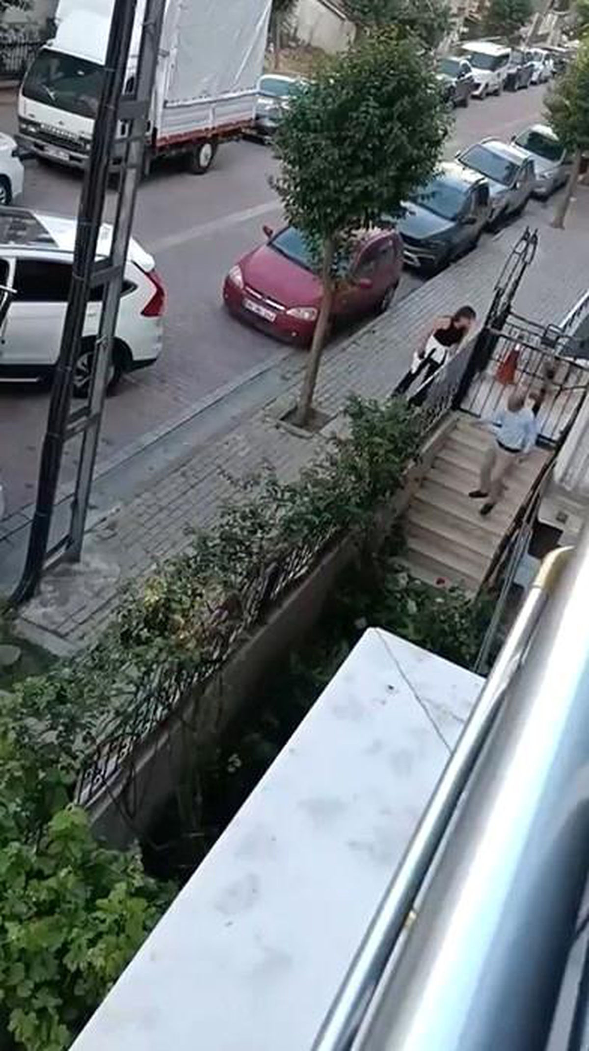 Avcılar\'da Park Tartışması Kameralarda