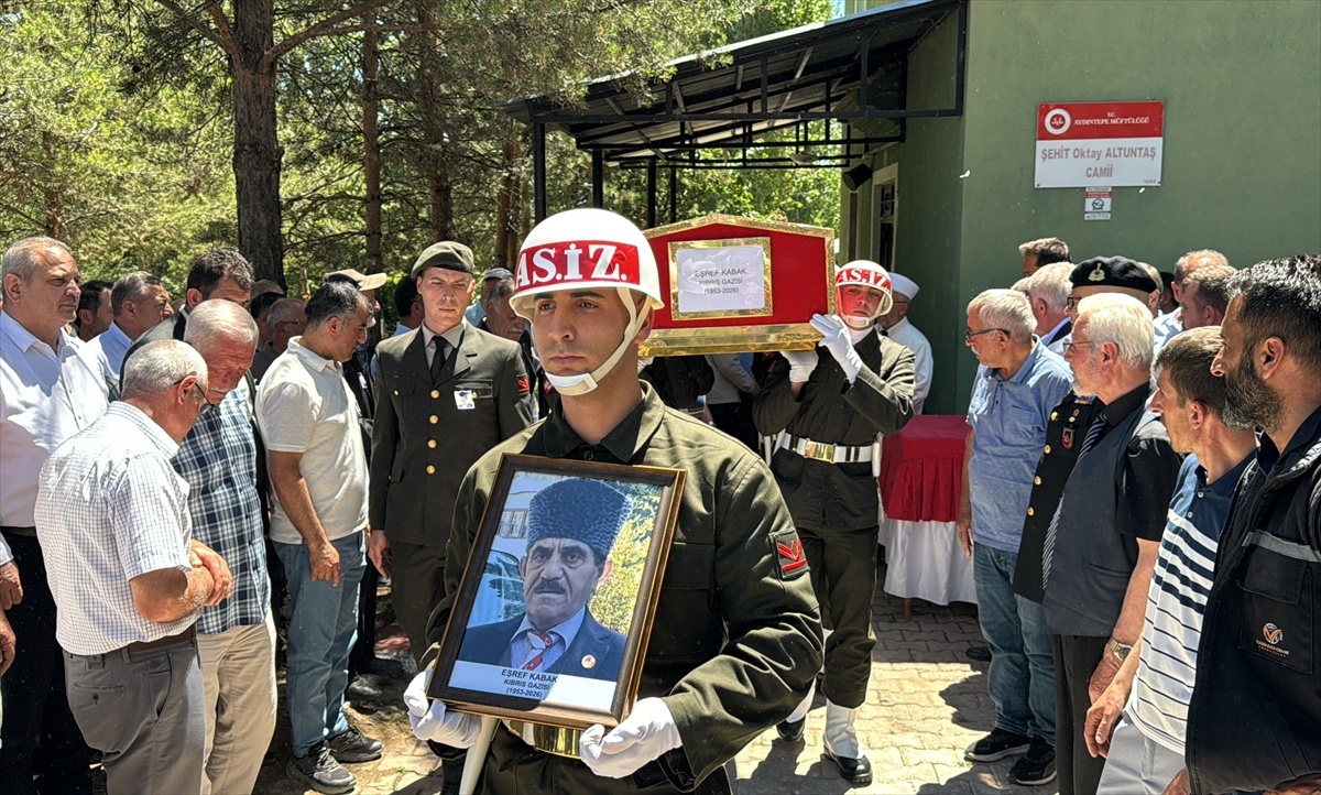 Kıbrıs Gazisi Eşref Kabak Son Yolculuğuna Uğurlandı