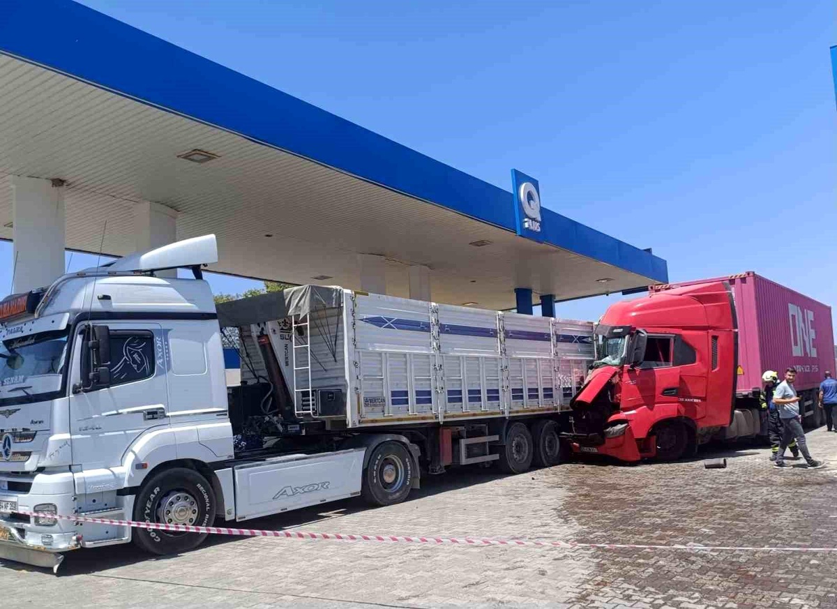 Denizli\'de Tır Kazası: Yaralılar Var