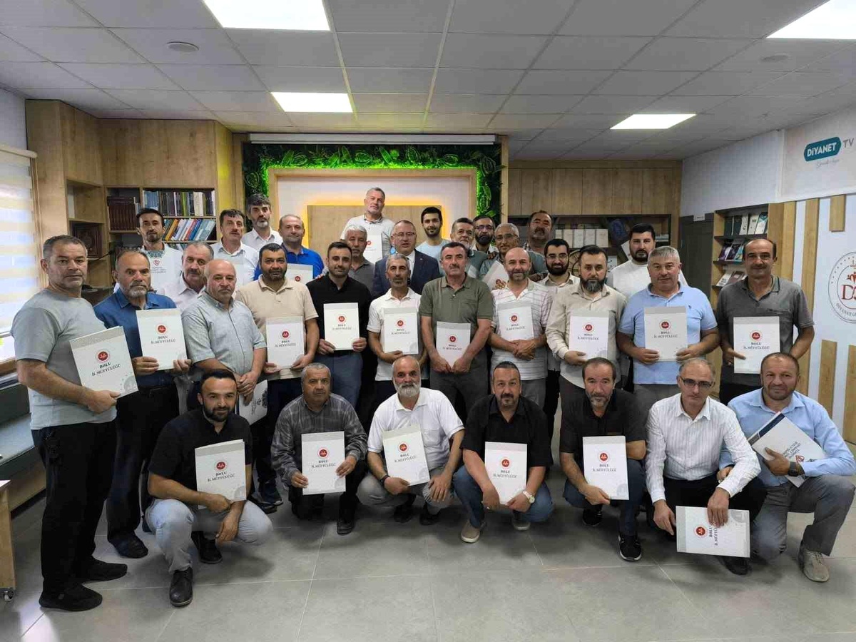Bolu\'da Din Görevlilerine Başarı Belgeleri Verildi