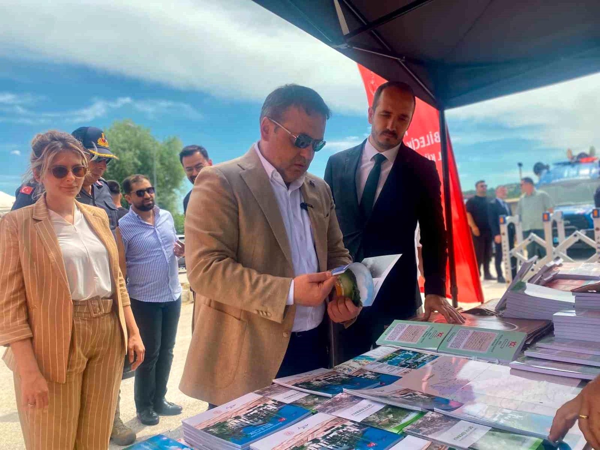 Bilecik\'te Gezici Kütüphane ile Piknik Keyfi