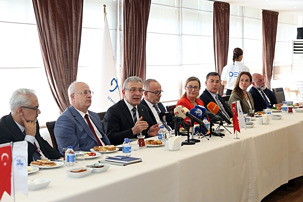 DEÜ\'den İngilizce Tıp ve Havacılık Programı
