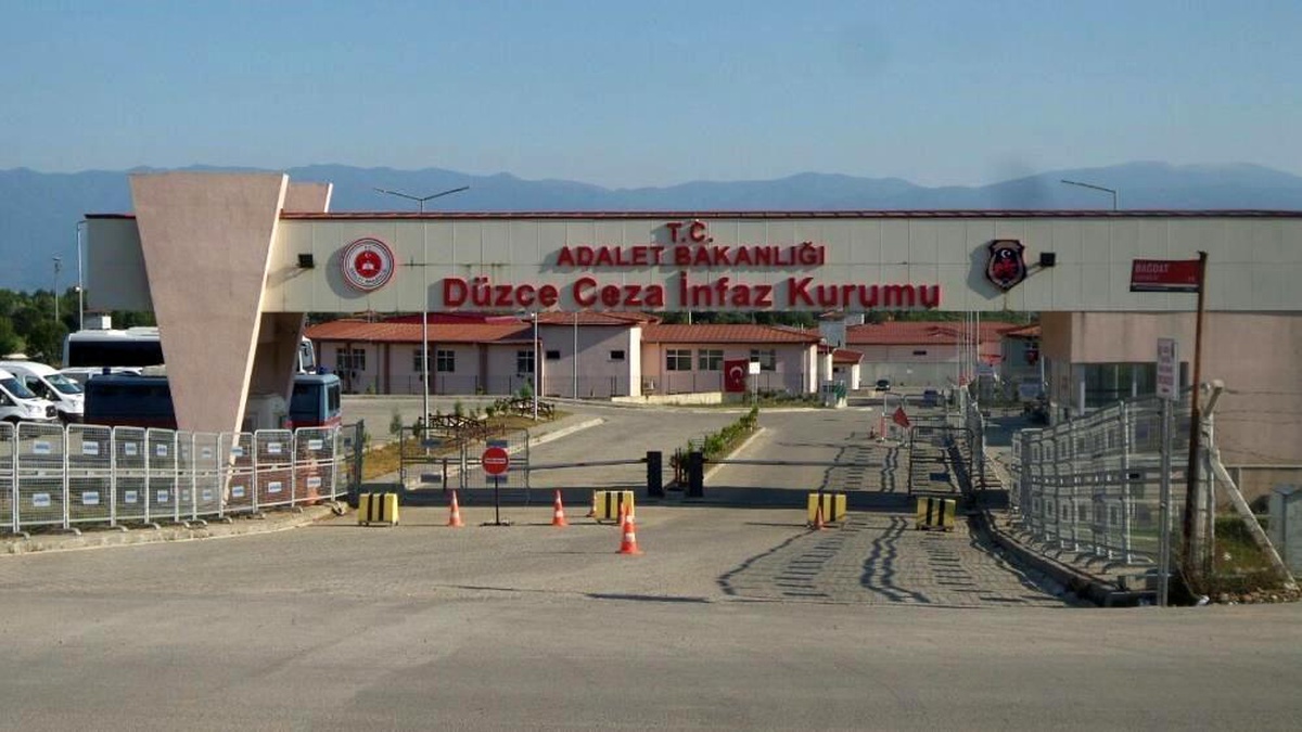 Düzce\'de Uyuşturucu Operasyonları: 49 Gözaltı