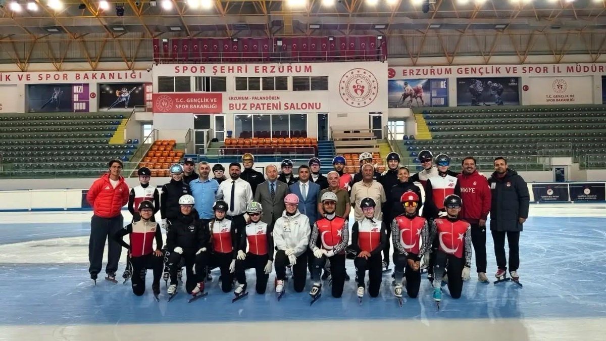 Erzurum\'da Uluslararası Buz Pateni Kampı