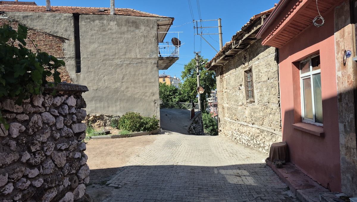 Eğirdir\'de Bıçaklı Kavga: Bir Ölü, Bir Yaralı