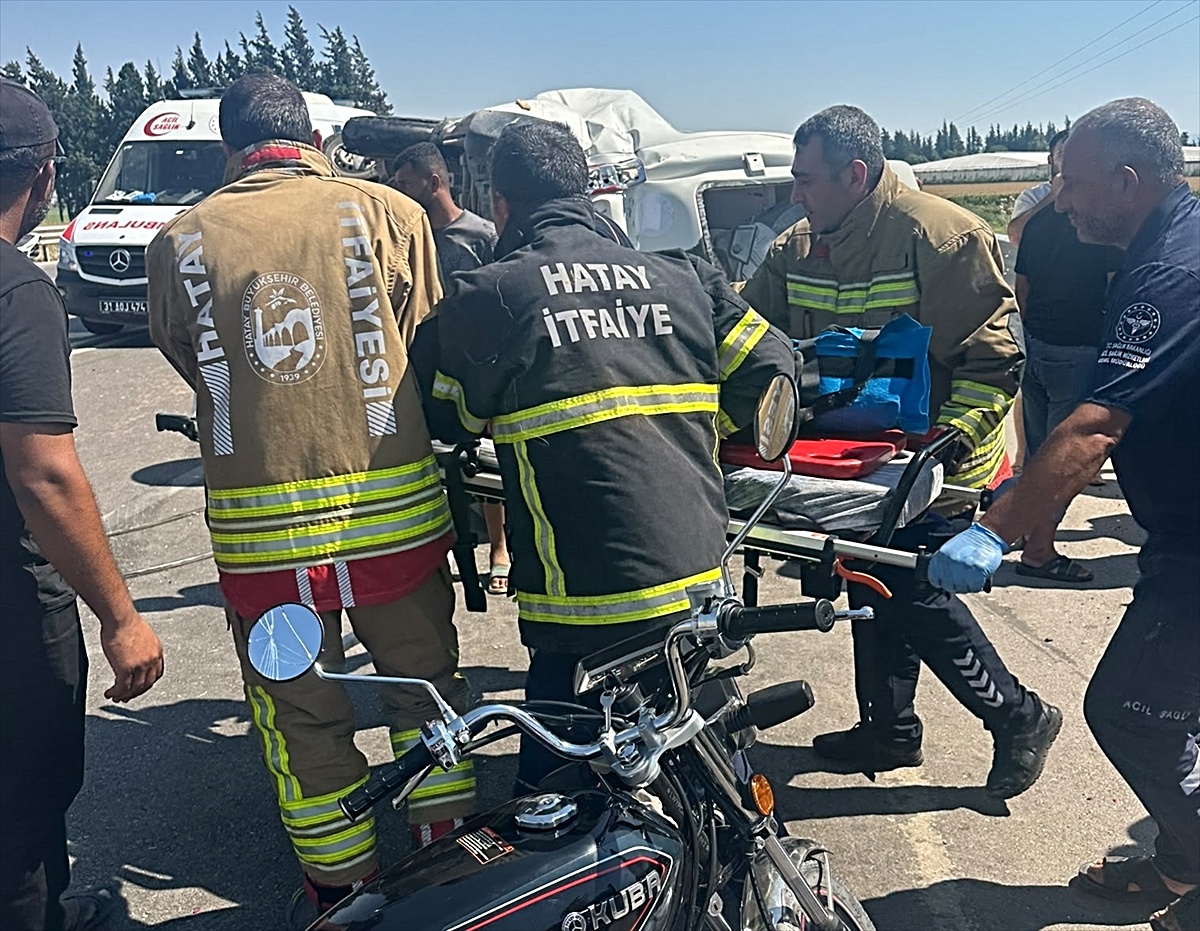 Reyhanlı\'da Tarım İşçilerini Taşıyan Minibüs Devrildi