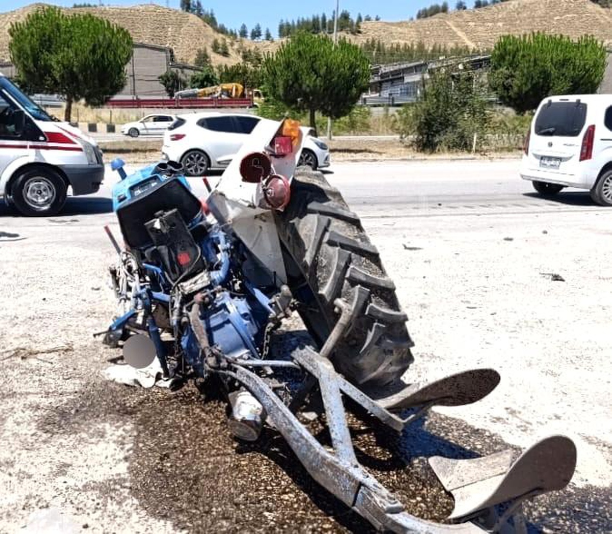 Karabük\'te Tır-Traktör Kazası: 1 Yaralı