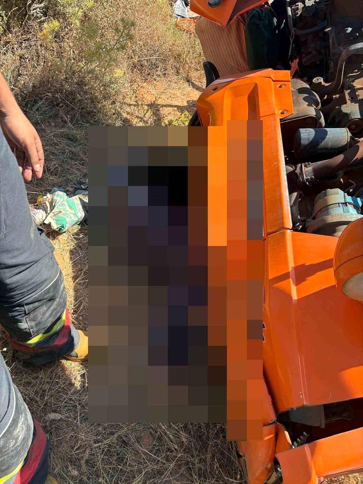 Karacasu\'da traktör devrildi: 1 ölü