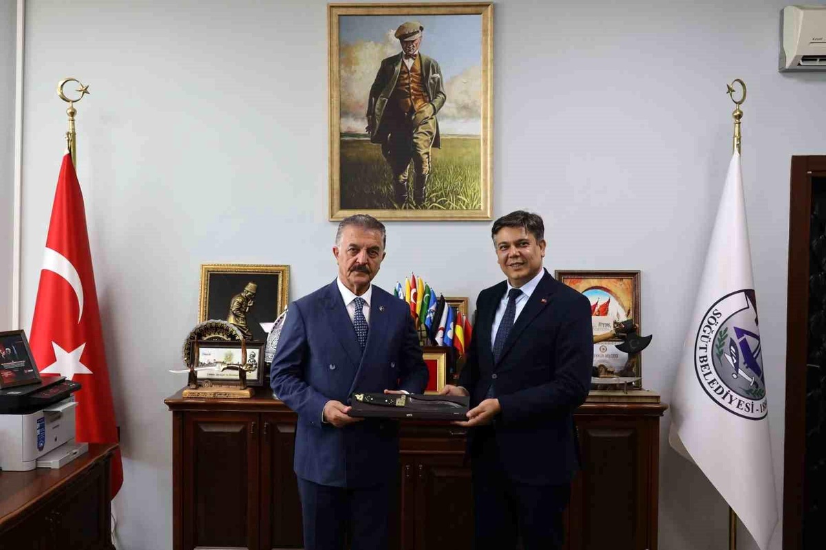 MHP Genel Sekreteri Büyükataman Söğüt\'te temaslarda bulundu