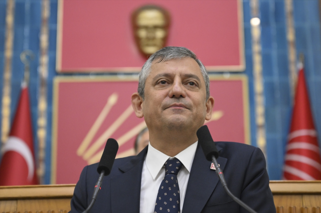 Özgür Özel: Yeni partimizi milletimizin seçtiği vekillerle kuruyoruz