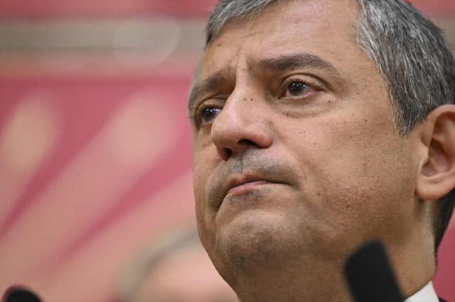 Özgür Özel: Yeni partimizi milletimizin seçtiği vekillerle kuruyoruz