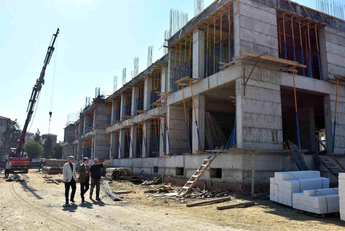 Salihli\'de Yeni Okul İnşaatları Hızla Devam Ediyor