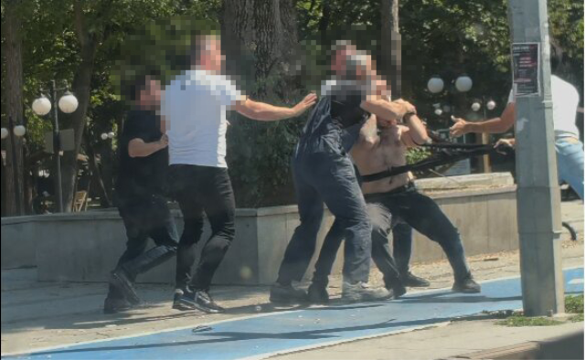 Tartıştıkları kişiyi döven 4 kişi gözaltına alındı