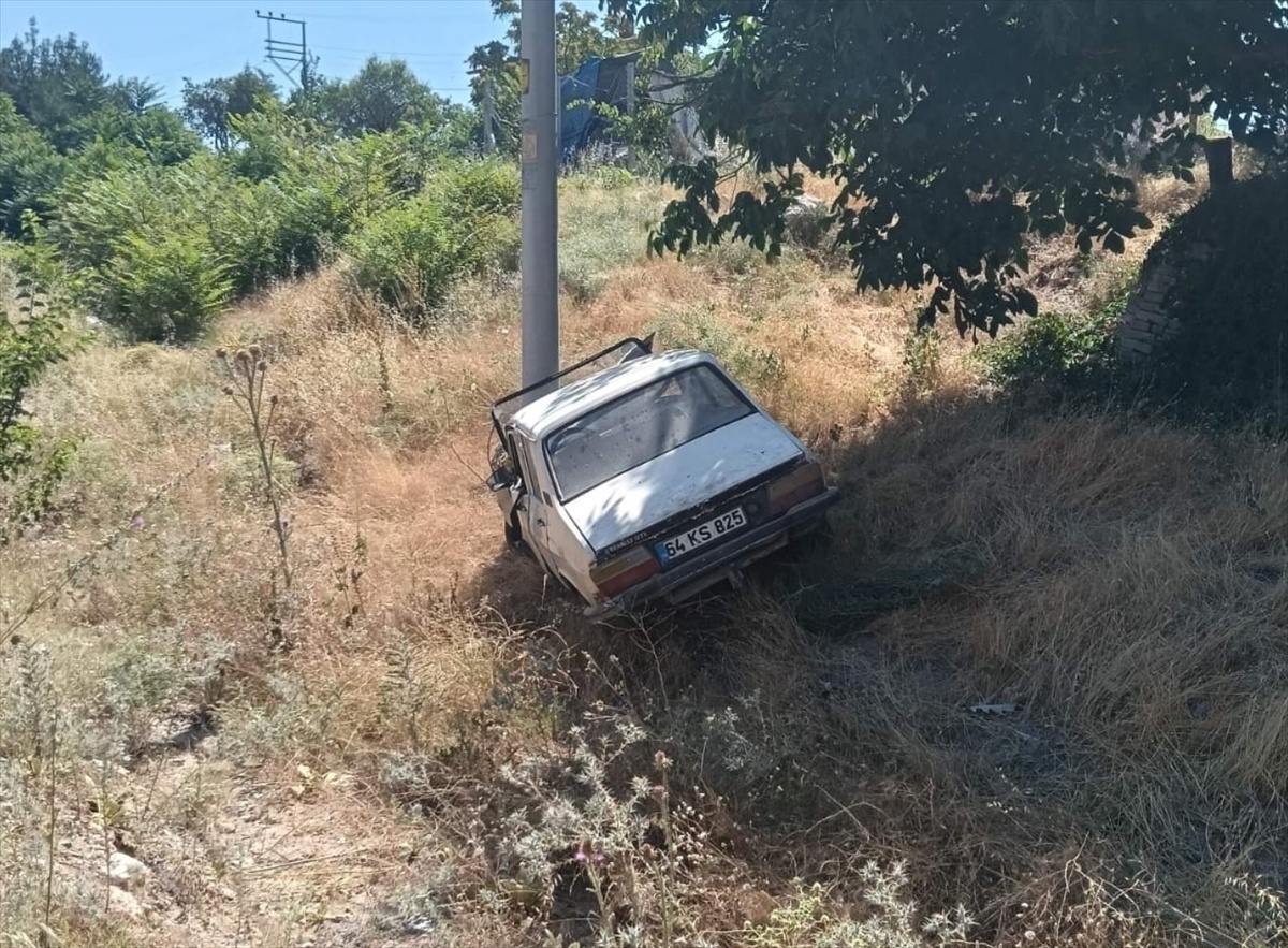 Uşak\'ta Otomobil Şarampole Düştü: 4 Yaralı