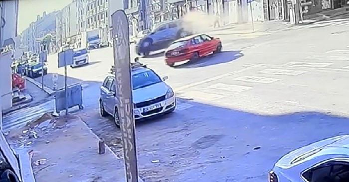 Eskişehir\'de Trafik Kazası Anı Kamerada