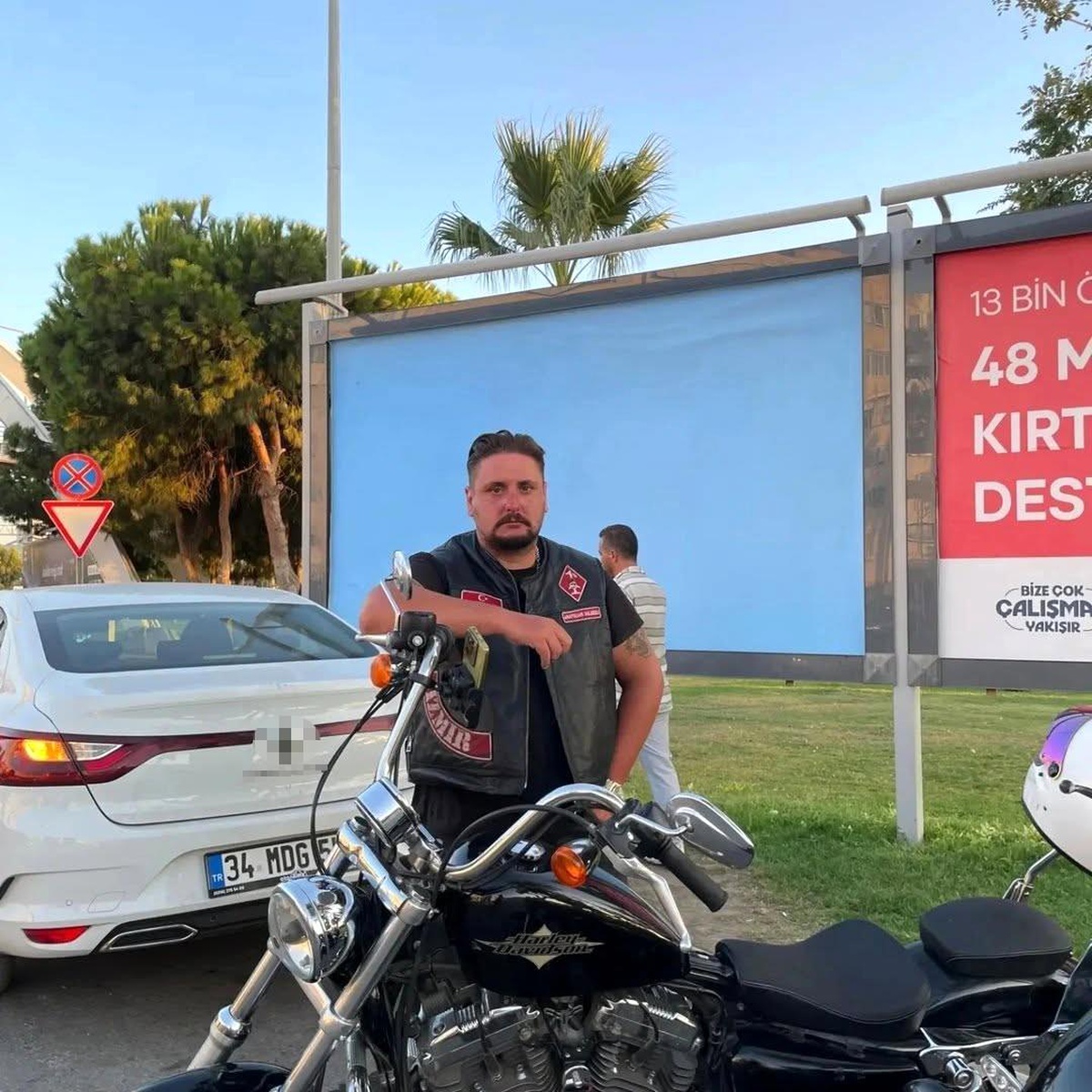 İzmir\'de Kurye Kazasına Vinç Ayağı Neden Oldu