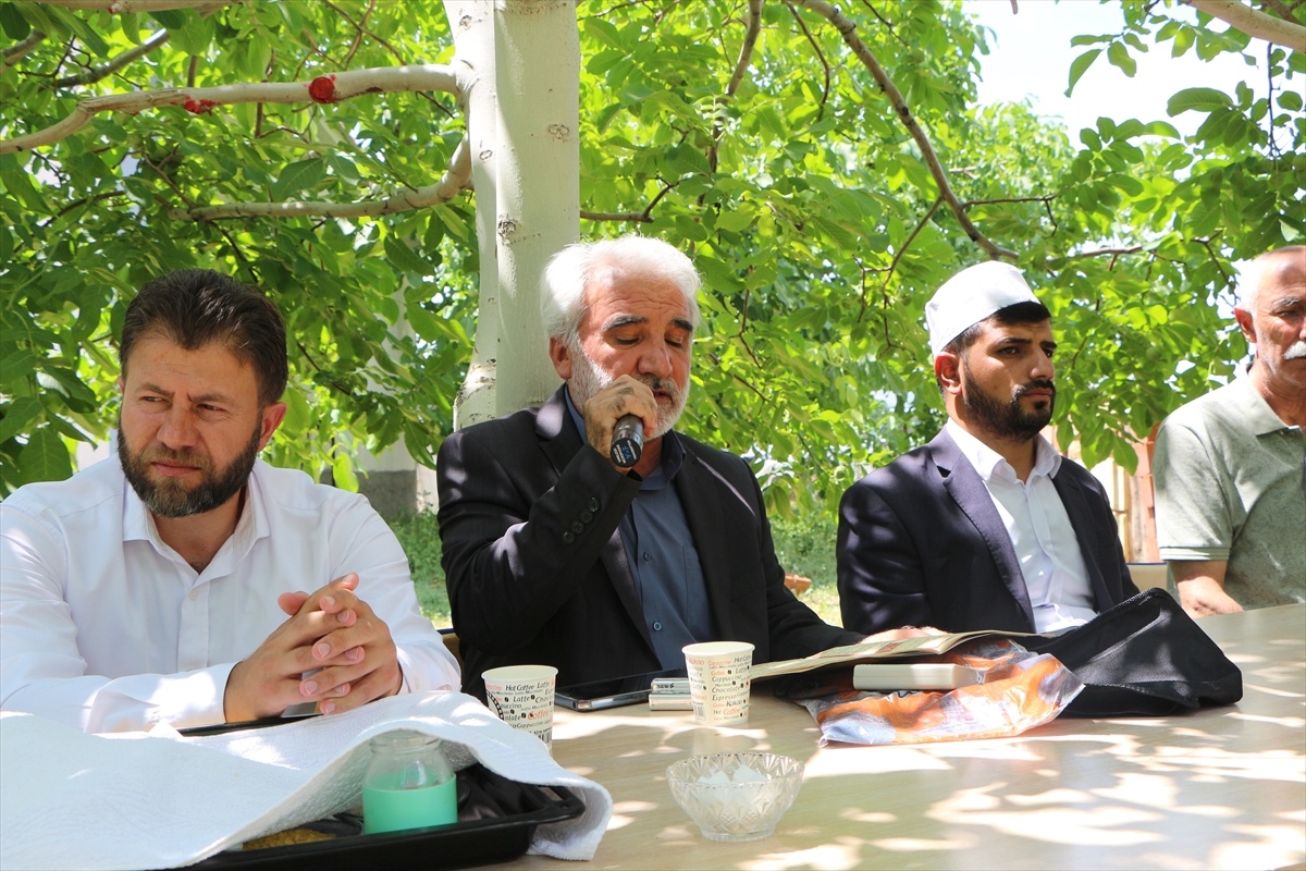 Bingöl\'de PKK\'nın katlettiği 3 kardeş için anma