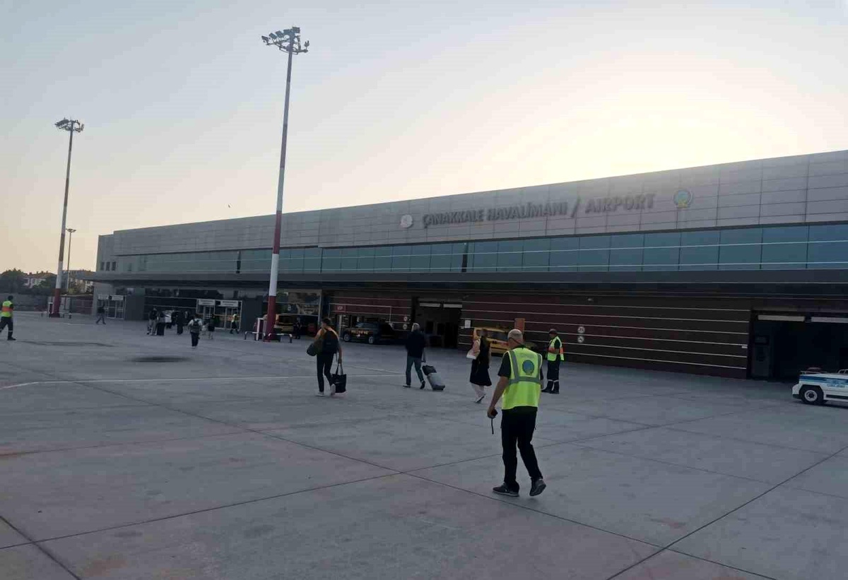 Brüksel\'den İstanbul\'a Uçuş Çanakkale\'ye İndi