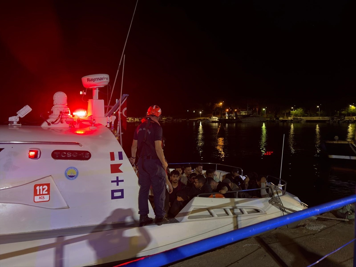 Çanakkale\'de 36 düzensiz göçmen yakalandı, 2 organizatör gözaltında