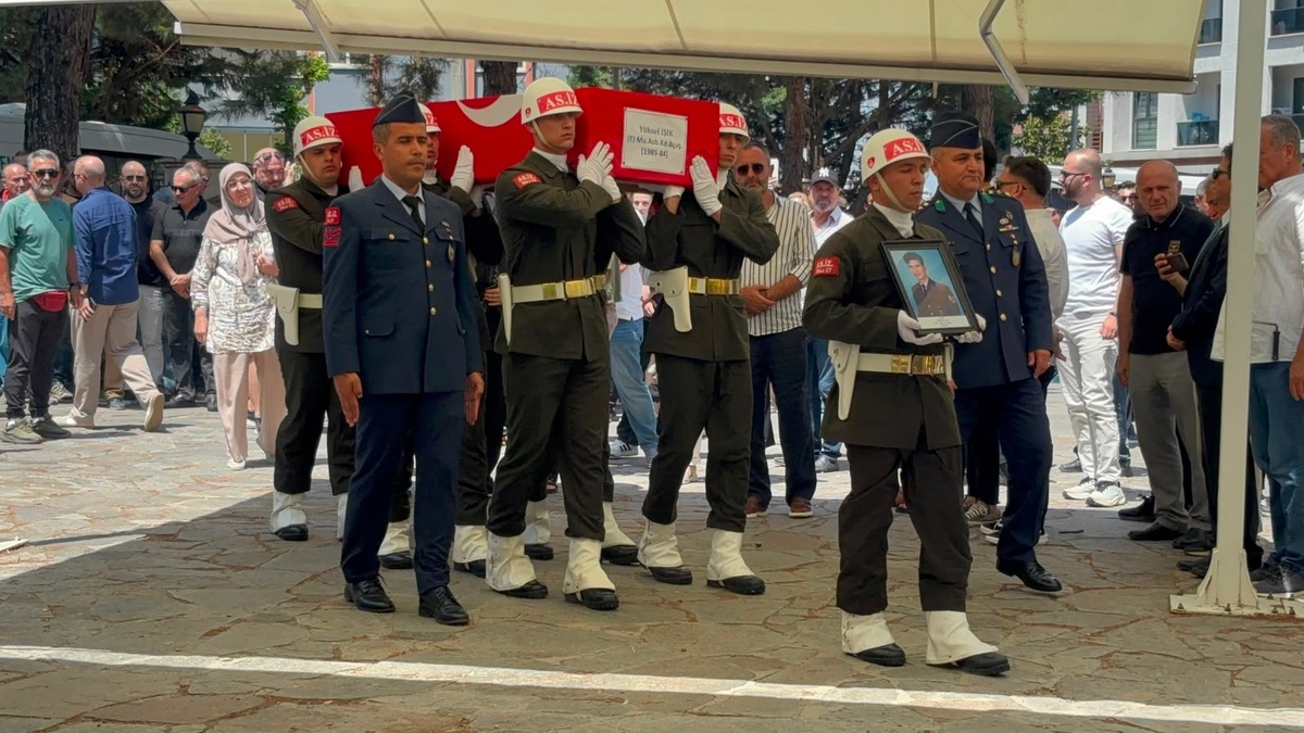 Yüksel Işık Bursa\'da Toprağa Verildi