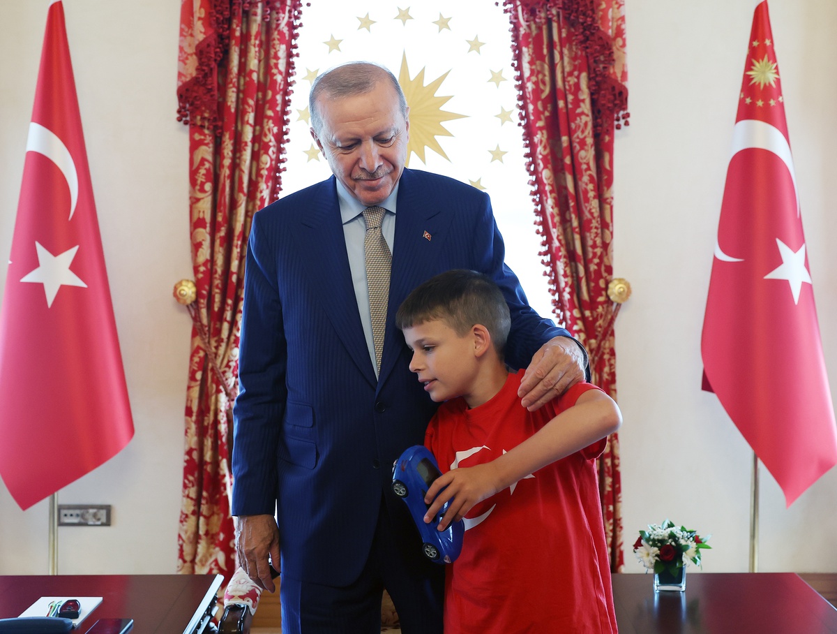 Erdoğan\'dan \'Nefret Etme, Kek Yap\' kampanyacısı Joshua Harris\'e kabul