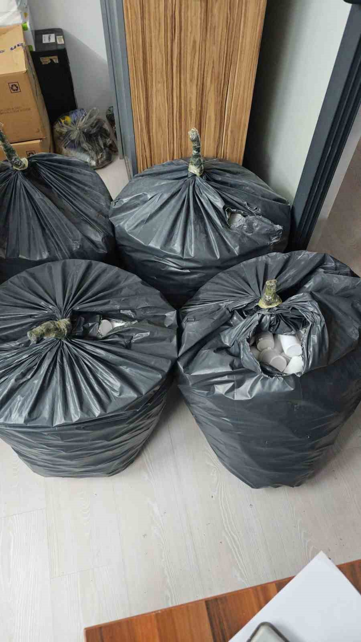 İzmir\'de Uyuşturucu Operasyonu: 118 Bin Hap Ele Geçirildi