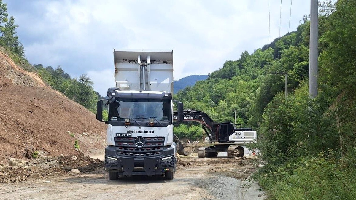 Düzce\'de Kutu Menfez İle Yol Güvenliği Artırıldı
