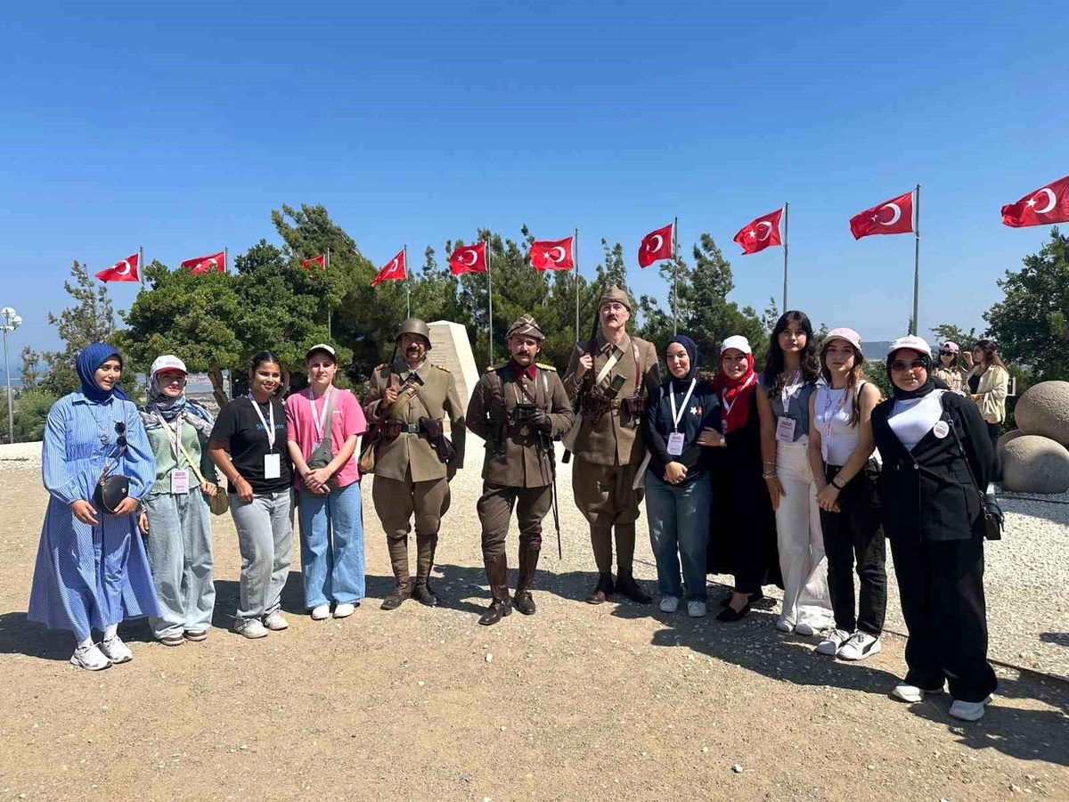 Gençler Çanakkale\'de Tarihi Deneyimledi