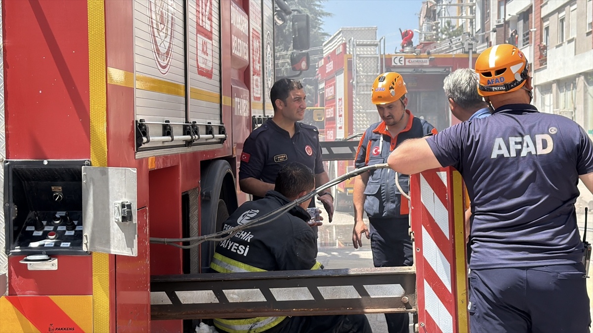 Eskişehir\'de Garaj Yangını: 6 Yaralı