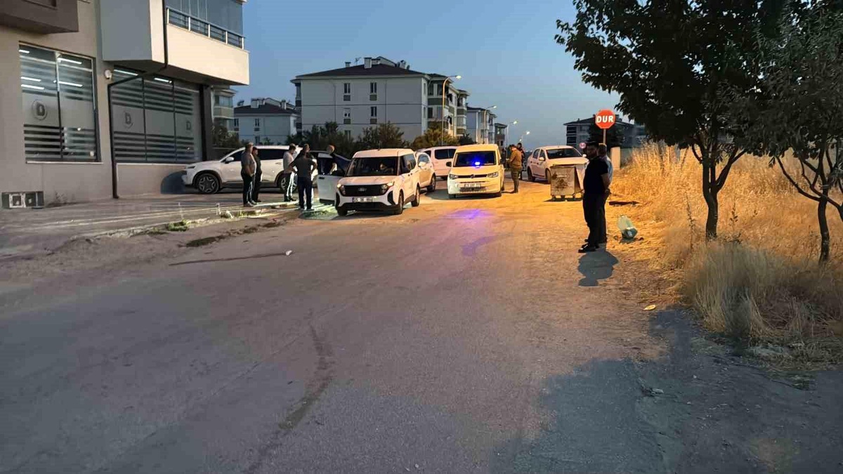 Eskişehir\'de Aile Kavgası: 2 Yaralı