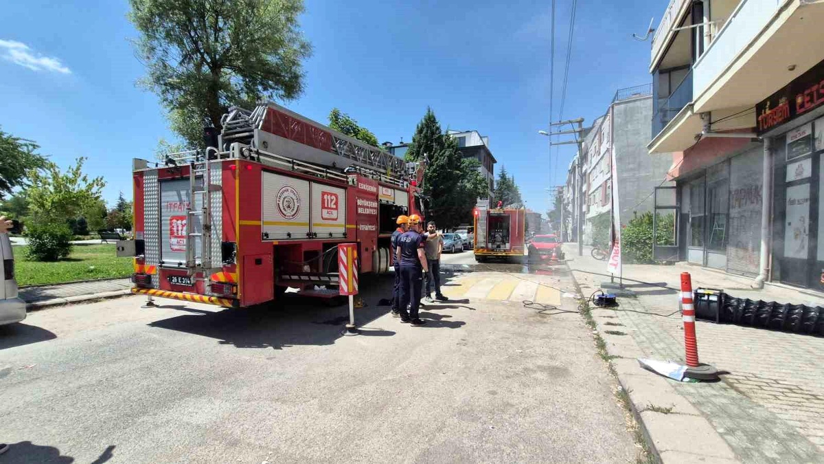 Eskişehir\'de iş yeri yangını: 6 kişi hastaneye kaldırıldı