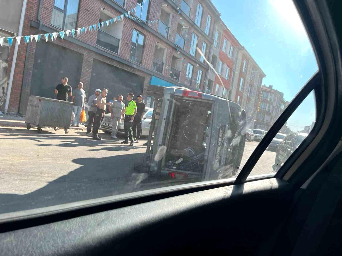 Eskişehir\'de Trafik Kazası: 3 Yaralı