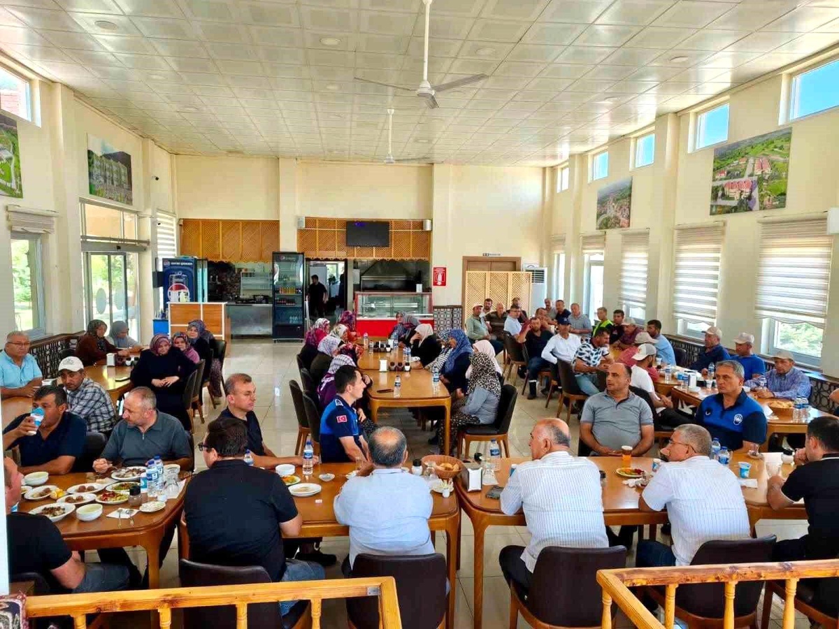 Hisarcık Belediye Başkanı Demirtaş, belediye personeliyle bir araya geldi
