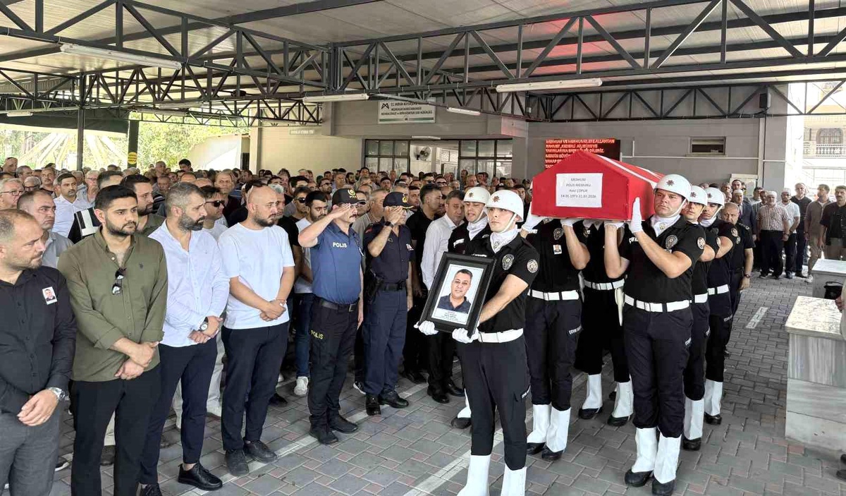 Tarsus\'ta Kalp Krizi Geçiren Polis Hayatını Kaybetti