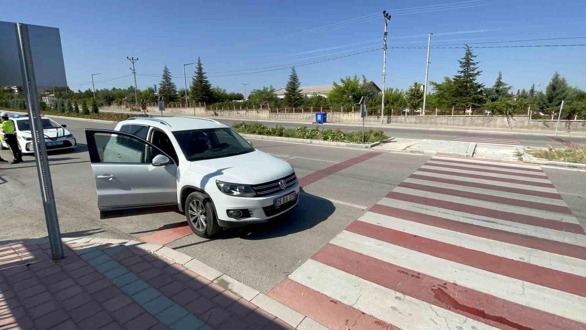 Karaman\'da yaya geçidinde kaza: 17 yaşındaki kız yaralandı