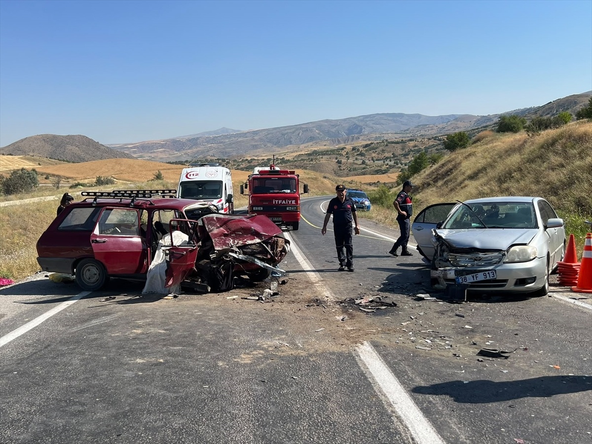 Kayseri\'de Trafik Kazası: 1 Ölü, 6 Yaralı