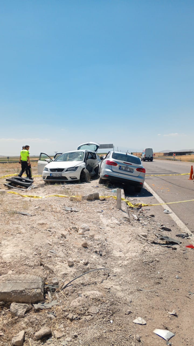 Kayseri'de feci kaza: 2 ölü, 9 yaralı