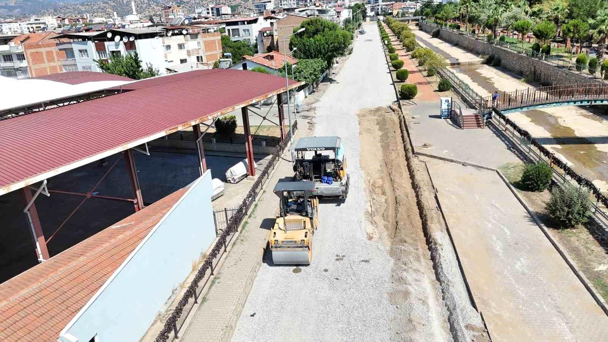 Nazilli Belediyesi Turan Mahallesi\'nde asfalt çalışmalarına başladı