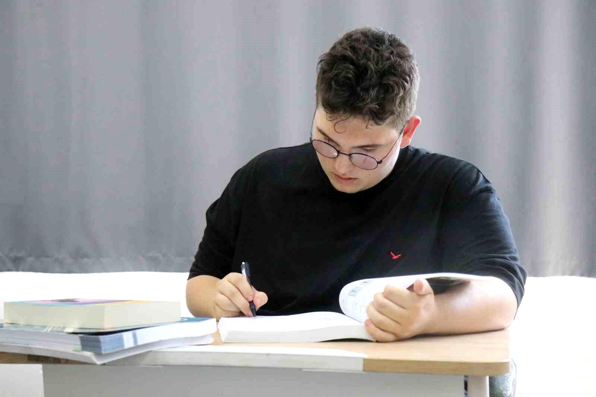 ÖSYM\'den Sorunlu Soru İptali: Öğrenci Dava Açtı
