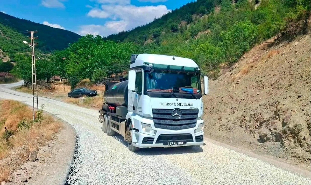 Sinop\'ta Köy Yollarında Yenileme Çalışmaları