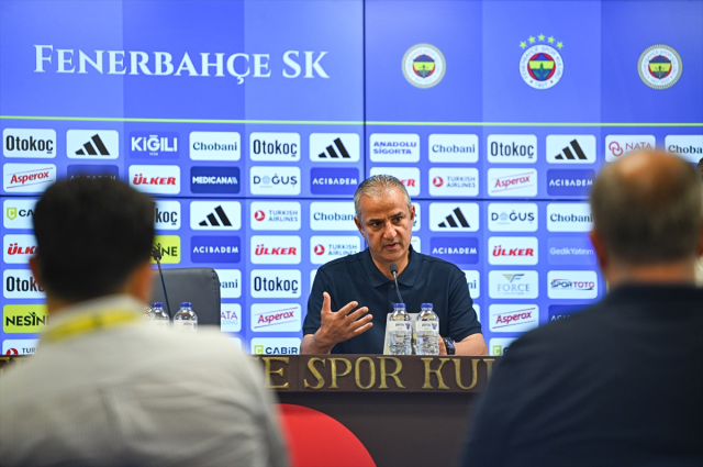 Taraftarlar gitsin diye yolunu gözlüyordu! Takımda kalacağı açıklandı