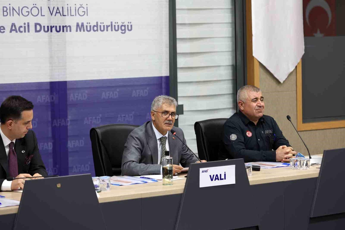 Bingöl\'de Deprem Tedbirleri Alınıyor