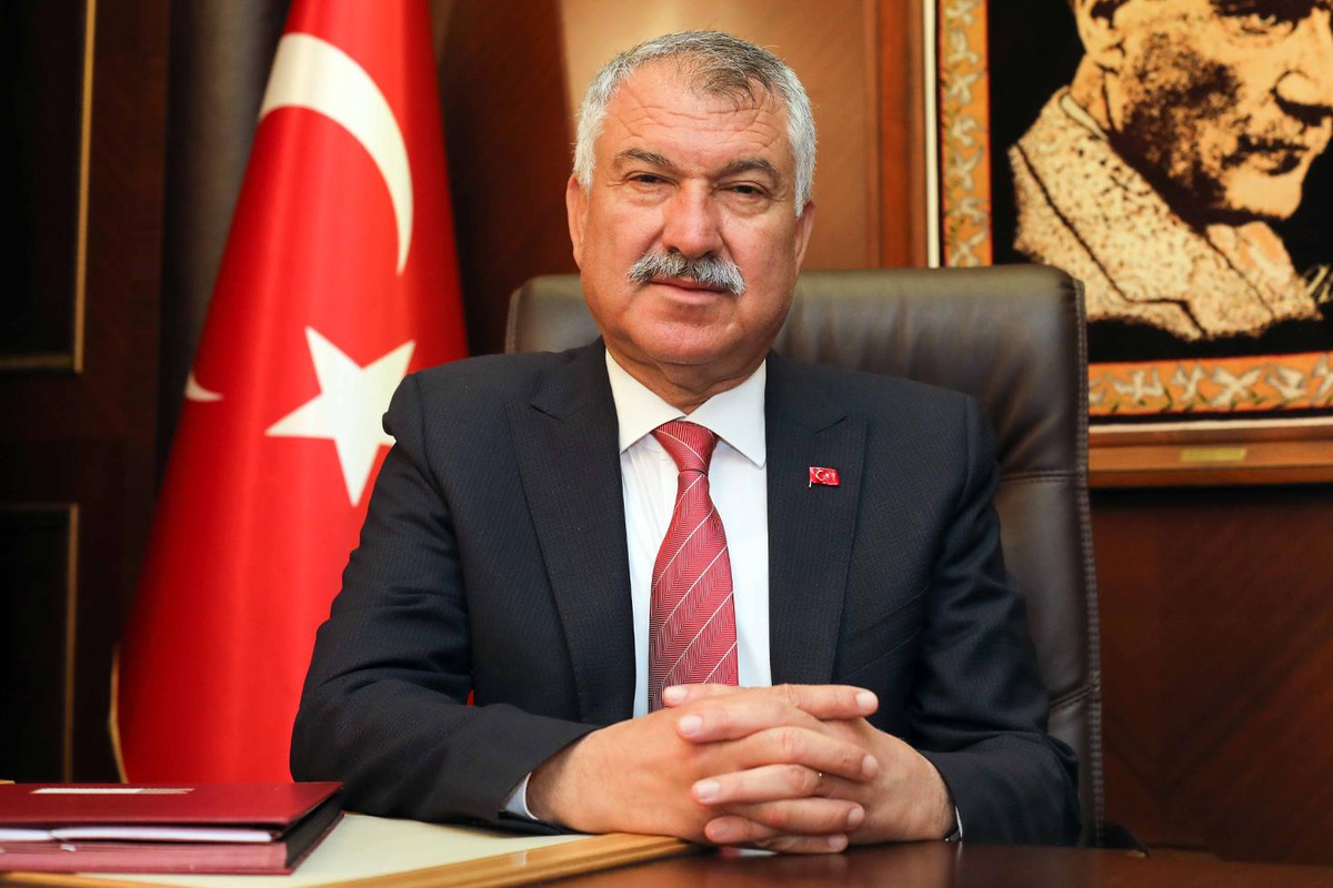Zeydan Karalar\'dan Özgür Özel\'e soğuk duş: CHP\'de kalacağım