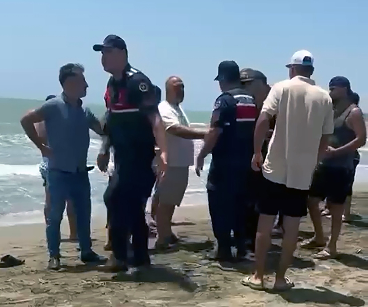 Adana\'da Dalga Faciası: İki Genç Boğuldu