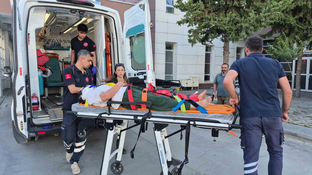 Adıyaman\'da Trafik Kazası: 3 Yaralı