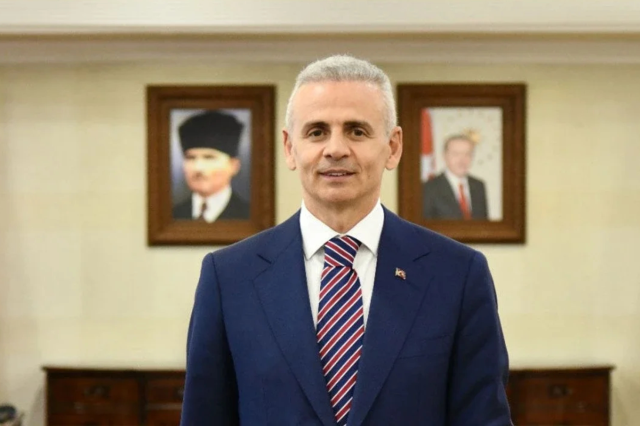 Ardahan'ın yeni valisi Ömer Hilmi Yamlı göreve başladı